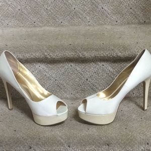 Gorgeous size 11 white heels!